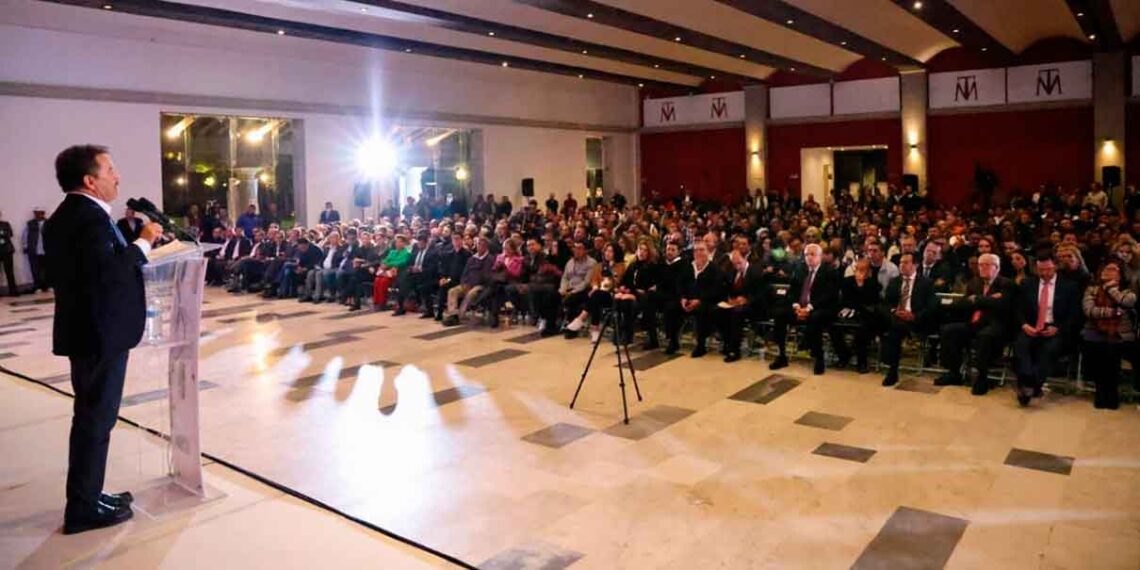 Nacho Mier propone nueva Constitución y 28 alternativas de proyectos para Puebla