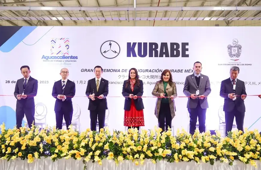 la gobernadora de Aguascalientes, Tere Jiménez, inauguró la primera planta de la empresa Kurabe en el continente americano.