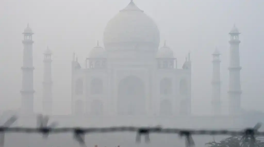 Taj Mahal smog
