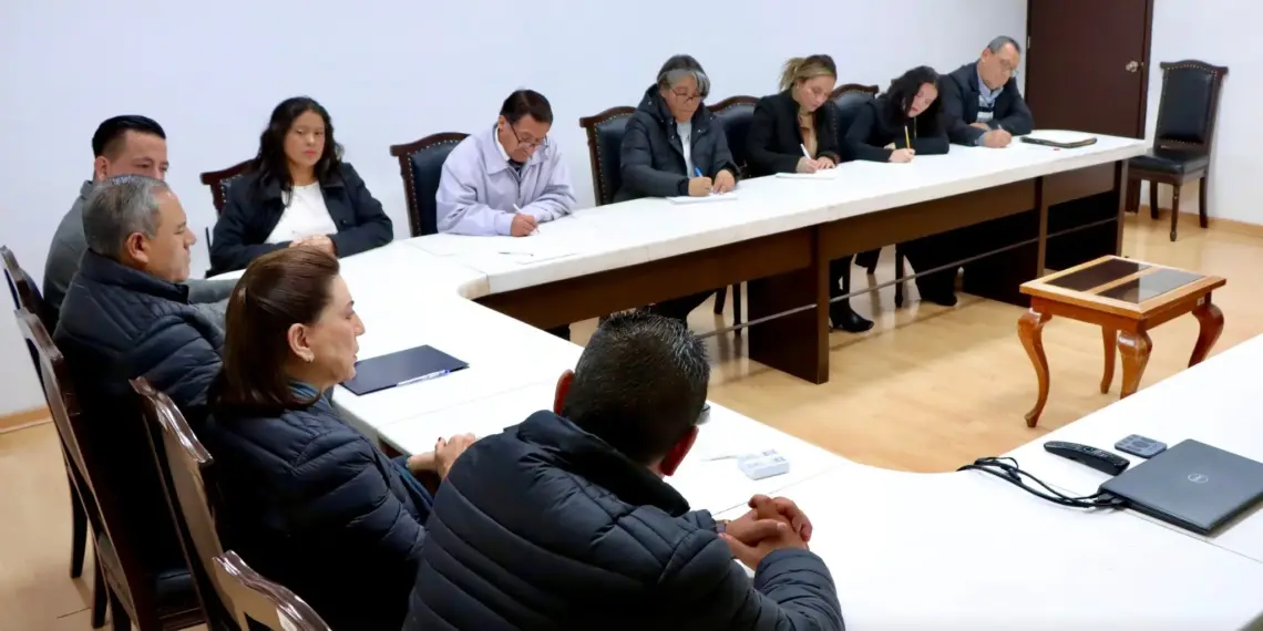 IEA trabaja para mejorar condiciones laborales de docentes