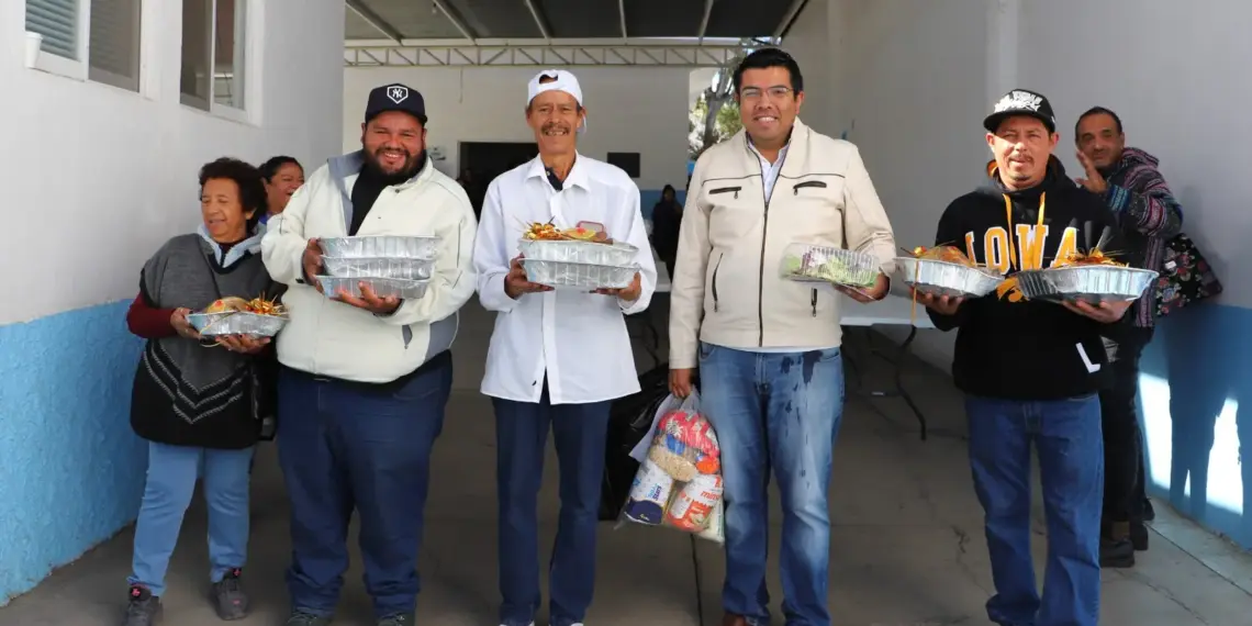 DIF de Jesús María reparte cenas navideñas a familias vulnerables