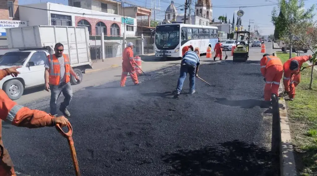 Municipio de Jesús María realiza trabajos de bacheo en Maravillas