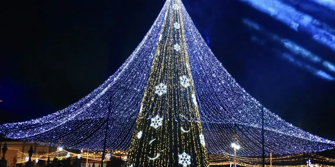 Iluminación navideña de la capital se mantendrá hasta el 7 de enero