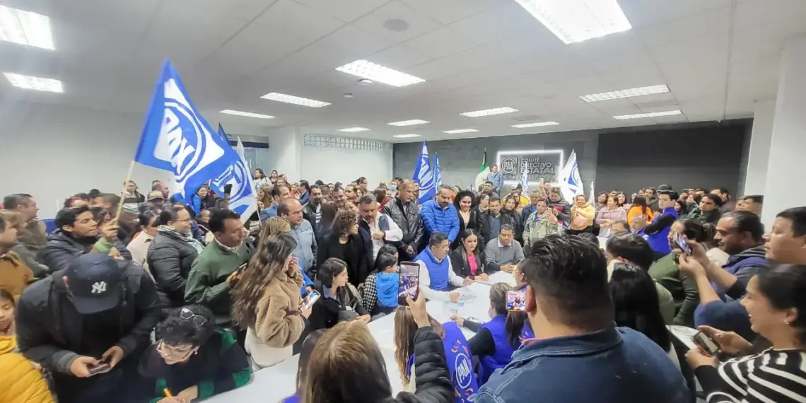 Panistas levantan la mano para alcaldías, diputaciones y regidurías