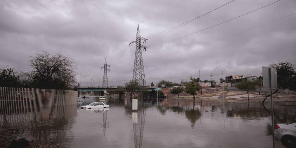 Lluvia afecta a la Capital del Estado de Baja California