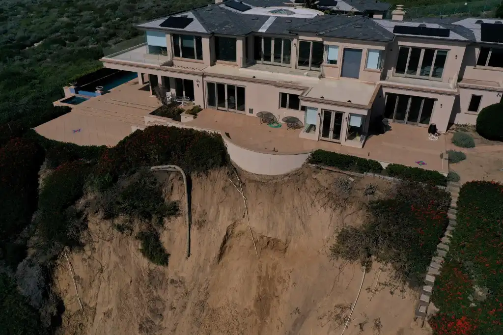 California mansiones derrumbe