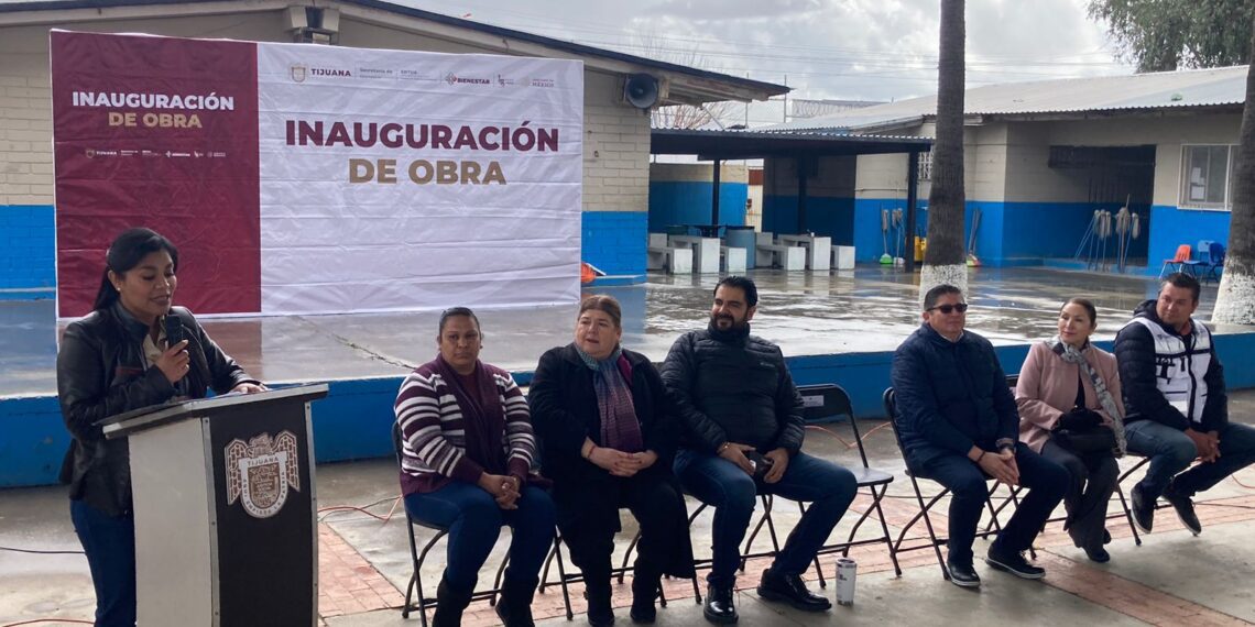 Ayuntamiento de Tijuana inauguró construcción de techo en escuela primaria Andrés Quintana Roo