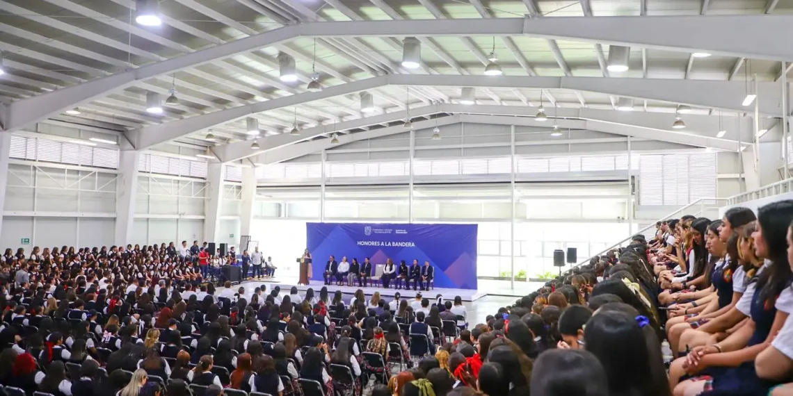 Gobernadora da la bienvenida a clases a alumnos de Aguascalientes