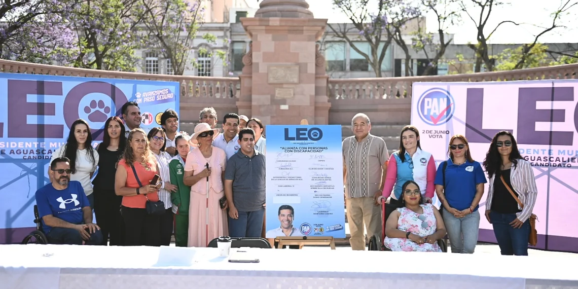 Firma Leo Montañez alianza con personas con discapacidad