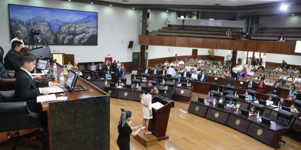 En Parlamento Infantil, niños y niñas expresaron sus propuestas