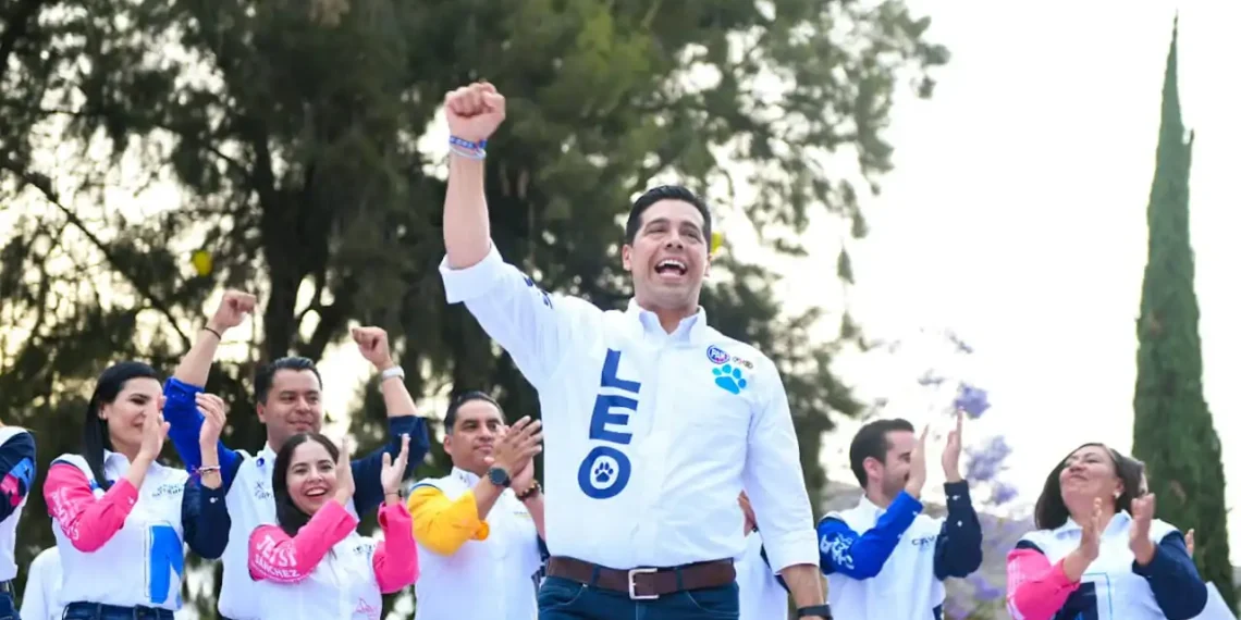 Leo Montañez inicia campaña por la reelección