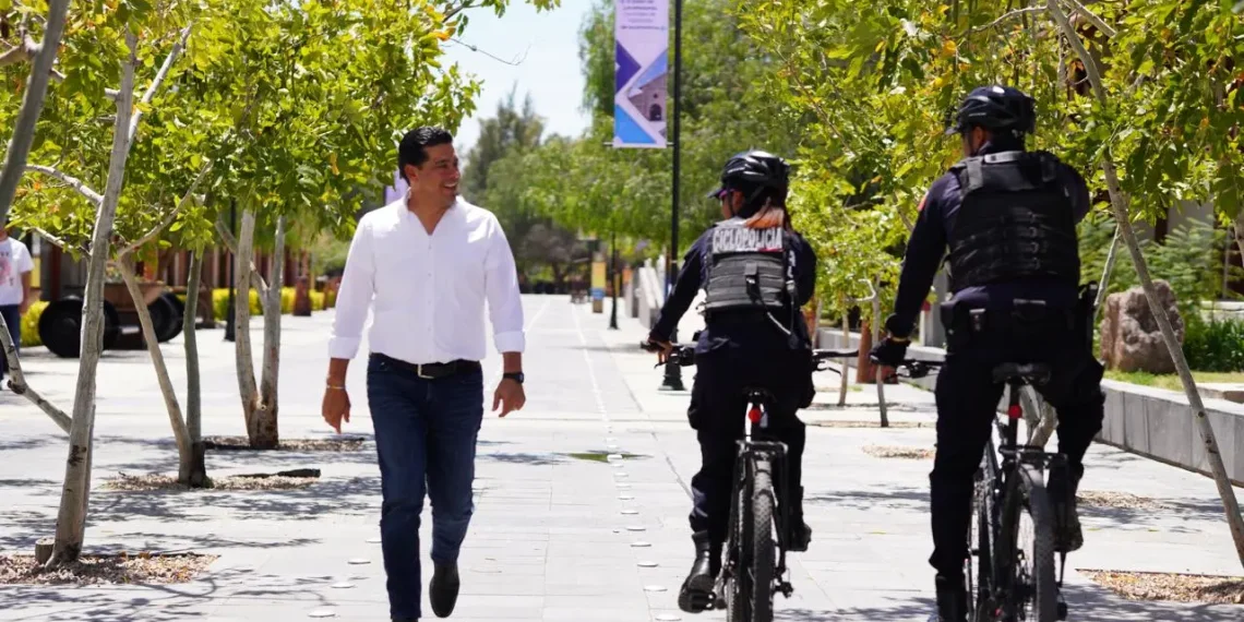 Promete Leo Montañez más equipamiento para la Policía Municipal