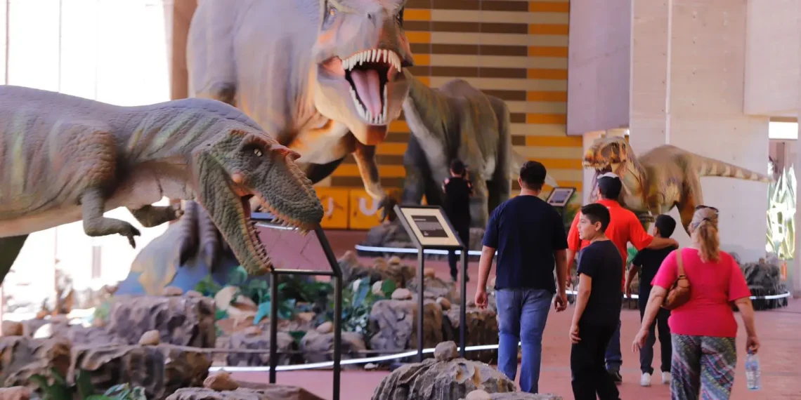 Exposición de Dinosaurios en Museo Bebeleche