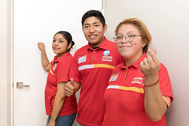 Oxxo personas refugiadas