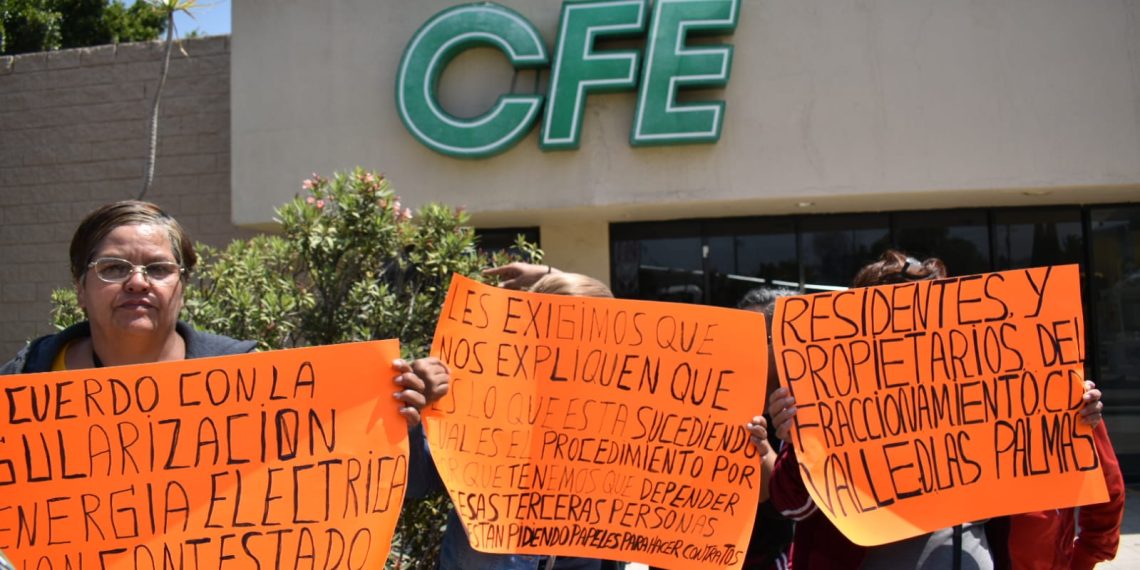 Vecinos de Valle de las Palmas denuncian problemas con CFE