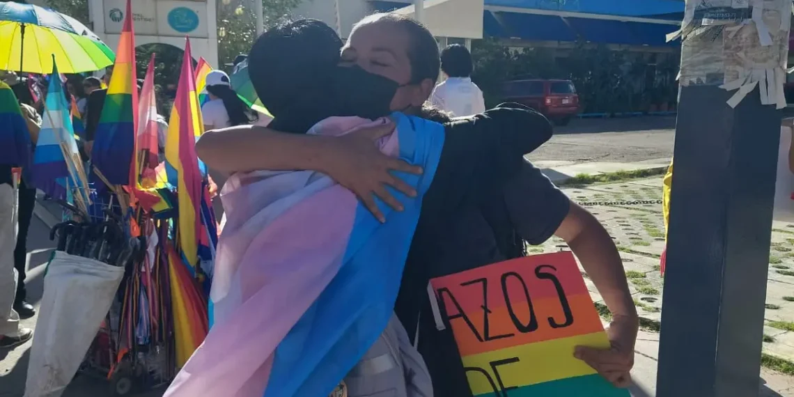 Miles se unen a marcha por el orgullo LGBT+ en Durango