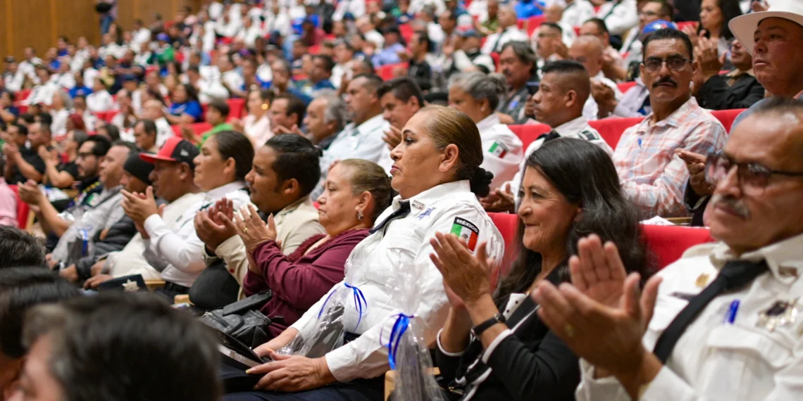 Reconocen a trabajadores del municipio con mayor antigüedad en el servicio público