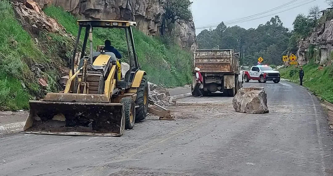 La carretera libre y la autopista Durango-Mazatlán han sido las vialidades particularmente