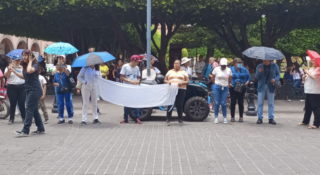 Seguidores de "El Llanero" protestan en el centro de Celaya para exigir justicia