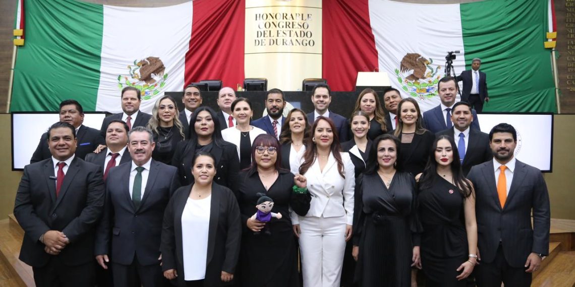 Diputados conforman dos superbloques en el congreso del estado
