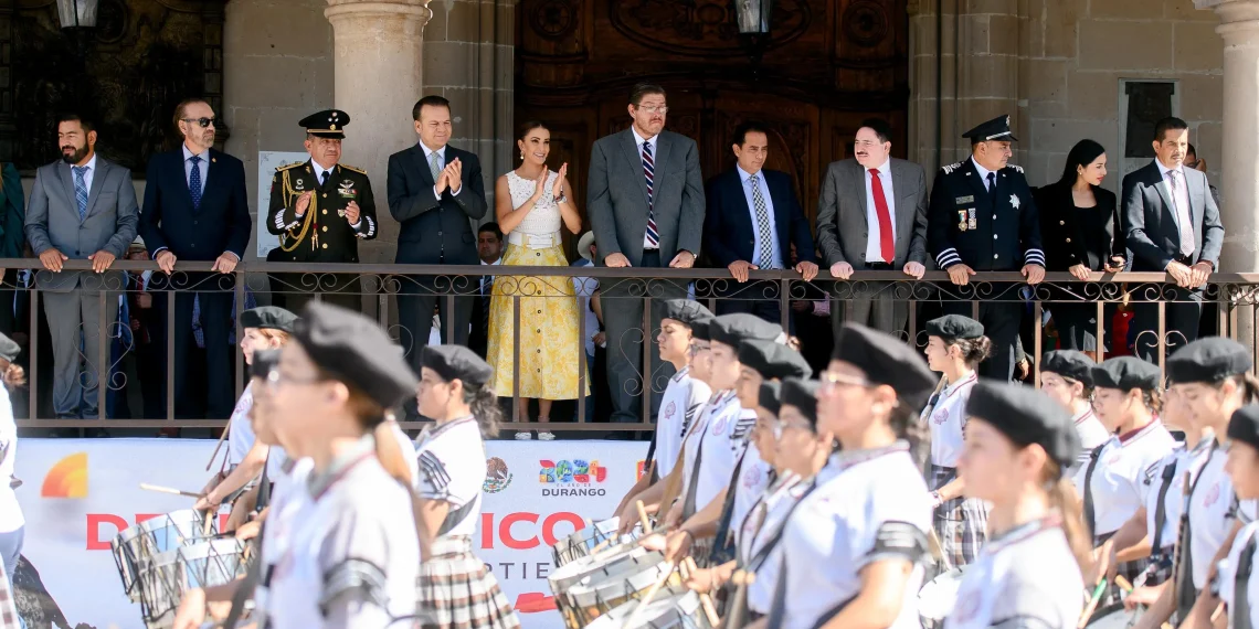 Así fue el desfile cívico militar por las principales calles de la ciudad de Durango