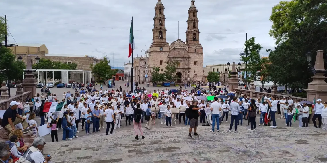 Ciudadanos de Aguascalientes protestan previo a votación de la Reforma Judicial