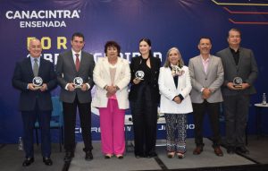 Ponentes foro de ciberseguridad y protección empresarial.