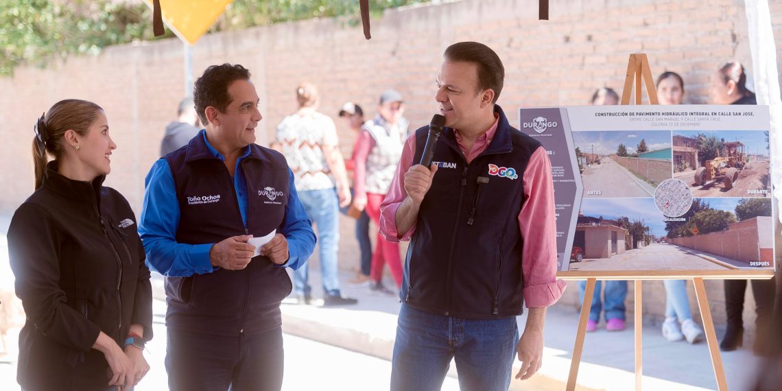 Gobernador y alcalde de Durango entregan calles pavimentadas 