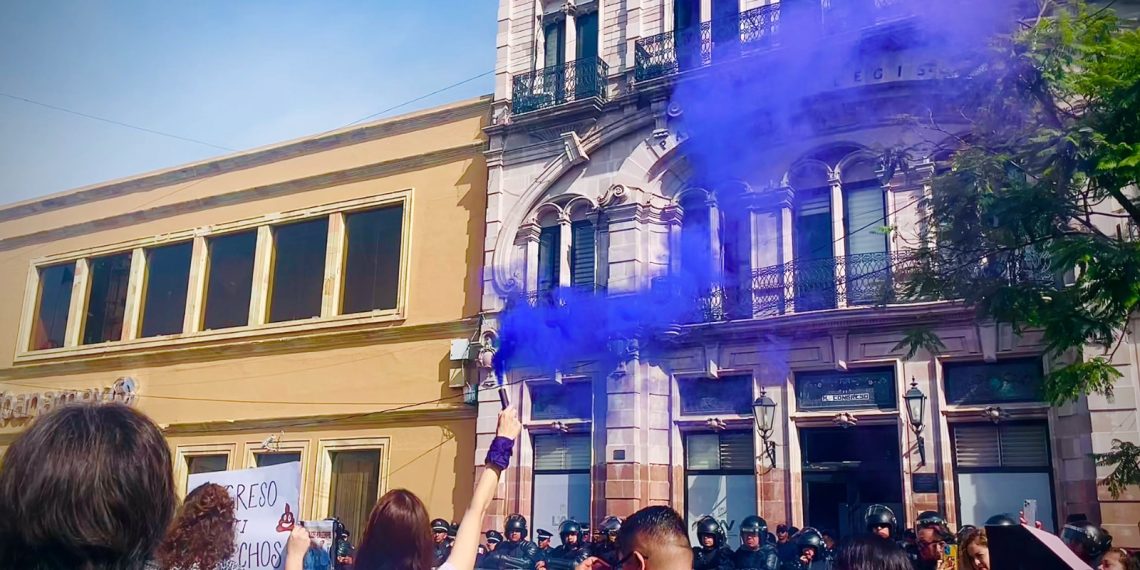 Manifestación en el Congreso del Estado, 2024