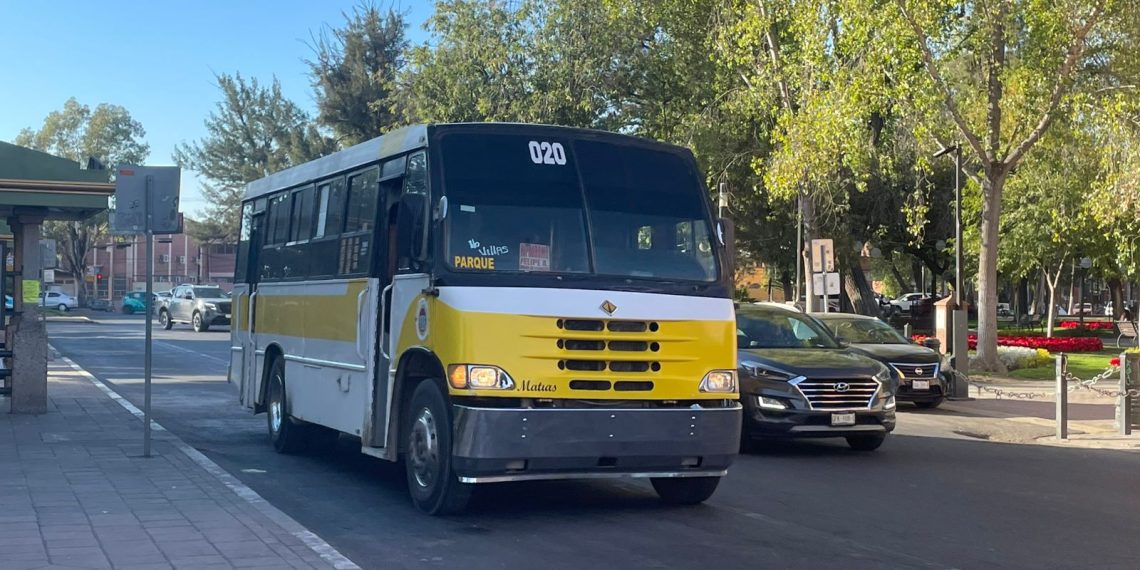 Estudiantes cuestionan calidad del transporte público y rechazan tarifa única