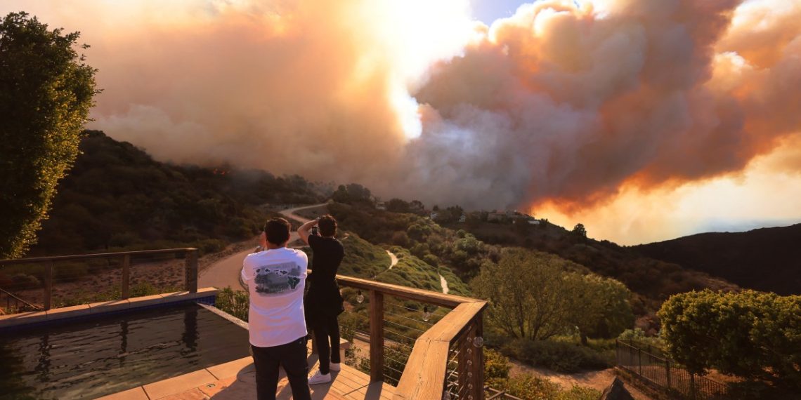 Incendio en el área de Los Ángeles