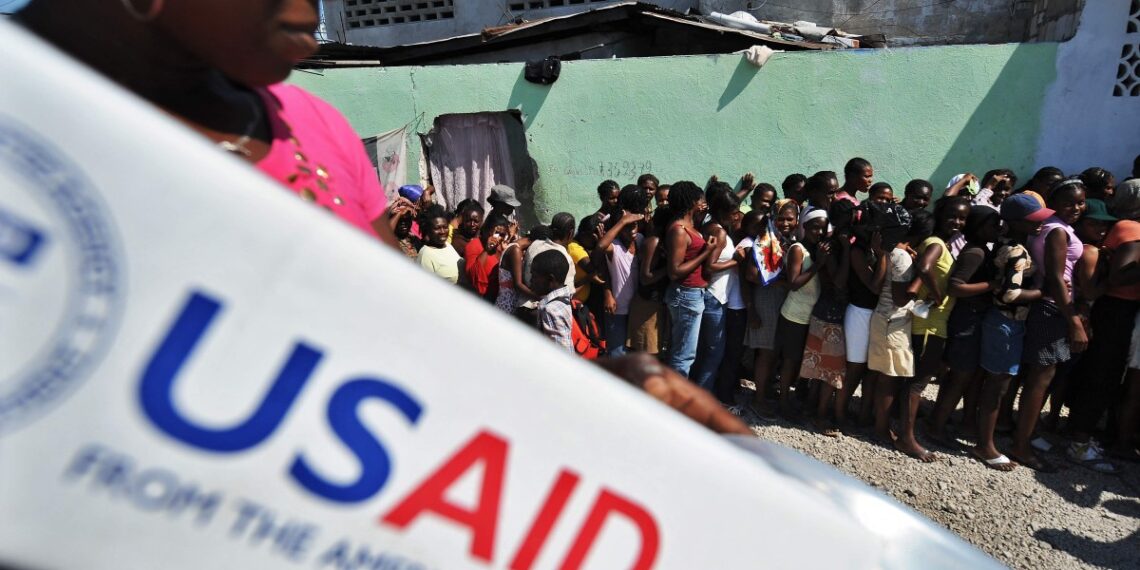 Los países en guerra y más pobres han sido históricamente apoyados por el USAID. (Photo by Jewel SAMAD / AFP)