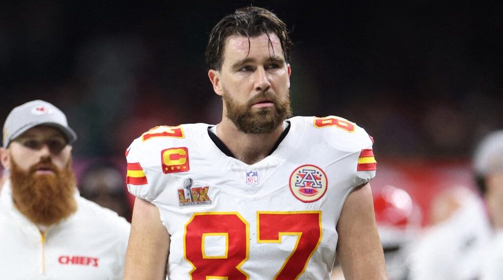 Travis Kelce enfrentó una caída ante las águilas de Filadelfia. (Photo by JAMIE SQUIRE / GETTY IMAGES NORTH AMERICA / Getty Images via AFP)