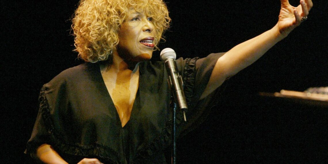 Roberta Flack fue una de las precursoras del R&B y el jazz de su generación. (Photo by Rafa RIVAS / AFP)