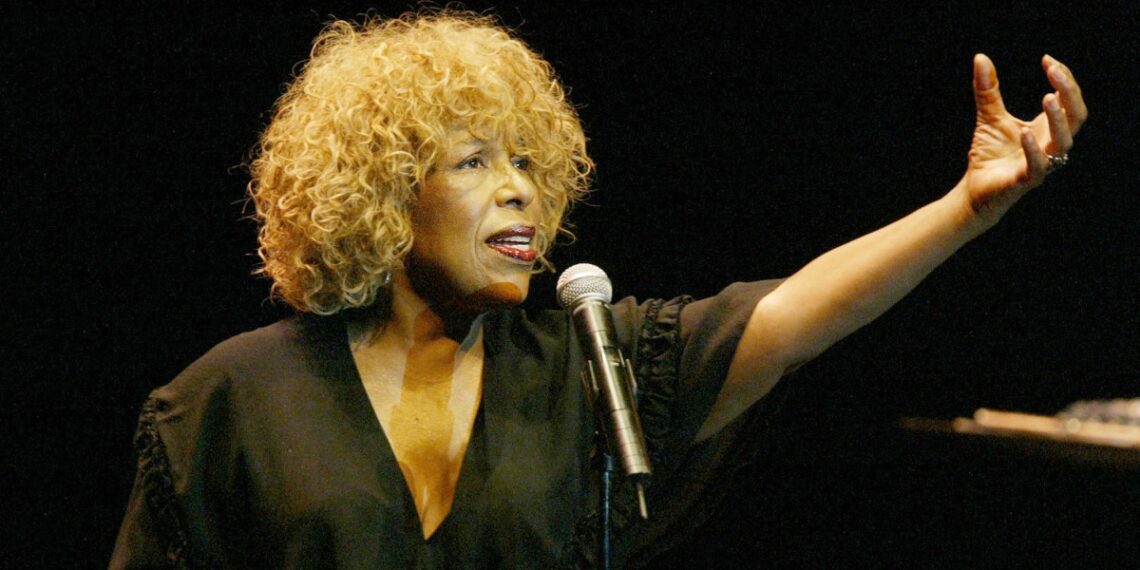 Roberta Flack fue una de las precursoras del R&B y el jazz de su generación. (Photo by Rafa RIVAS / AFP)