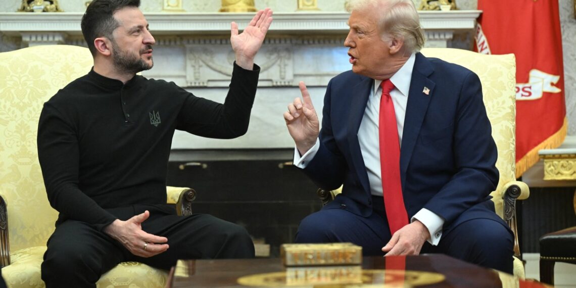 El enfrentamiento entre el presidente ucraniano y el de estadounidense dividen apoyos en Europa. (Photo by SAUL LOEB / AFP)