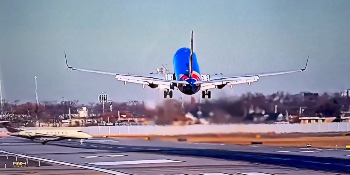 Una maniobra de emergencia salvó al vuelo 2504 que aterrizaba en Chicago procedente de Omaha. (Especial)