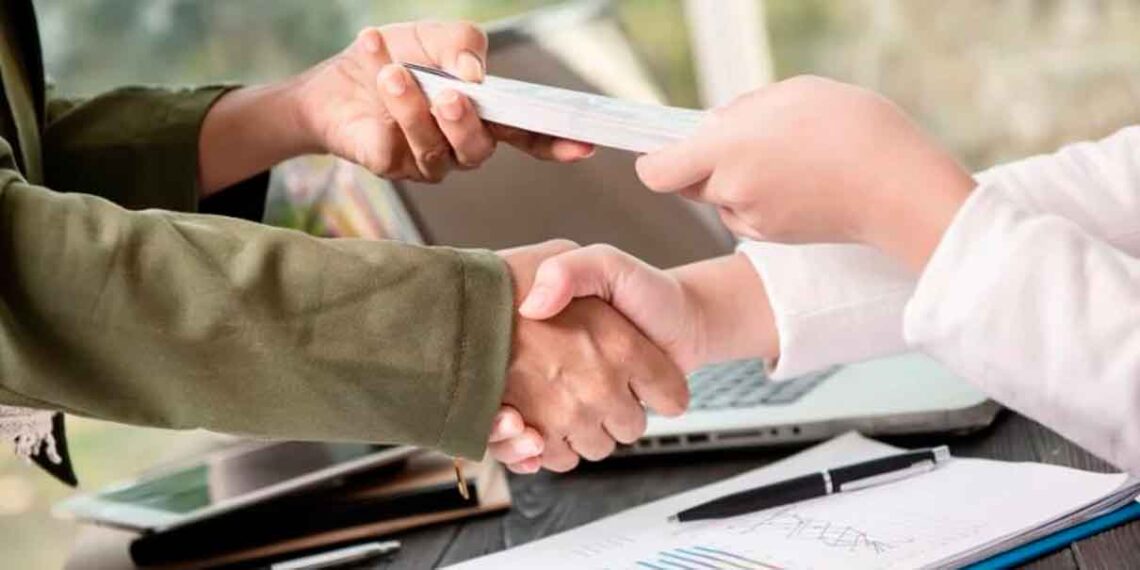Cobranza delegada contribuiría a reducir sobre endeudamiento de trabajadores