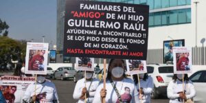 Familiares y amigos de Guillermo Raúl López exigen justicia frente a la Fiscalía de Puebla