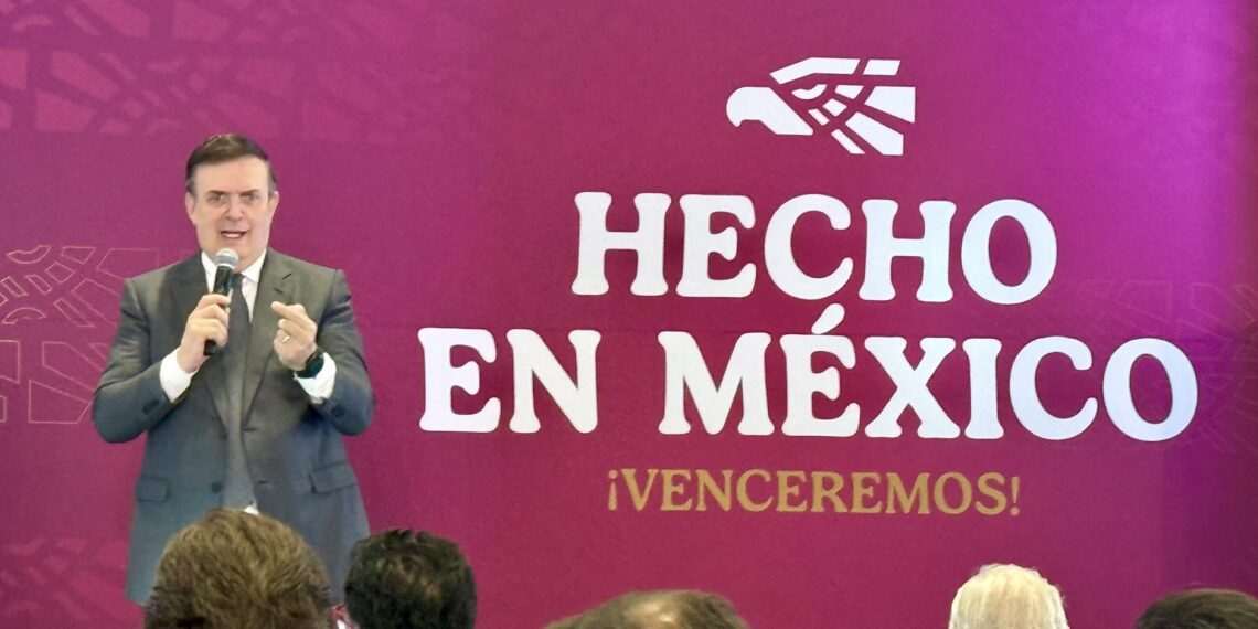 Marcelo Ebrard, secretario de Economía, presentó esta iniciativa para respaldar a la industria mexicana. (Especial)