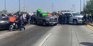 Manifestaciones de taxis piratas y autos "chocolate" generan caos vial en Puebla