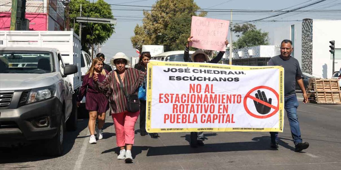 Protestas en Puebla: Vecinos vuelven a bloquear calles en rechazo a parquímetros