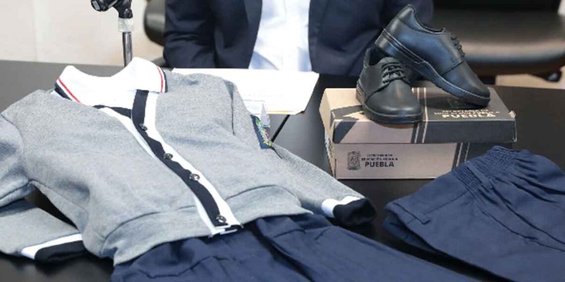 Puebla comprará uniformes y zapatos escolares a productores locales para fortalecer la economía estatal