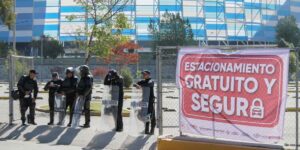 Operativo estatal libera estacionamiento del Estadio Cuauhtémoc de cobros indebidos