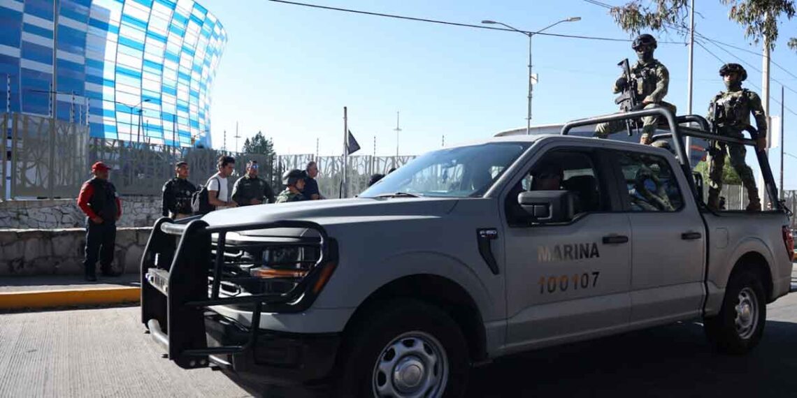 Operativo estatal libera estacionamiento del Estadio Cuauhtémoc de cobros indebidos