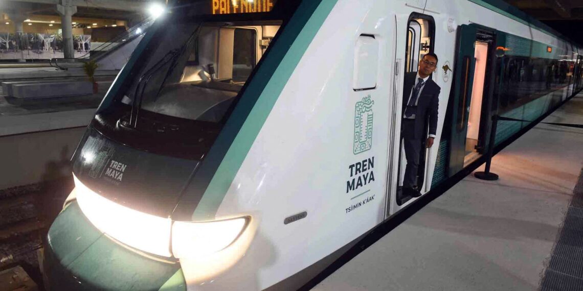 Las pérdidas del Tren Maya se paliarán cuando el servicio de carga esté en pleno funcionamiento.(Photo by Handout / Mexican Presidency / AFP) / RESTRICTED TO EDITORIAL USE - MANDATORY CREDIT "AFP PHOTO / MEXICAN PRESIDENCY" - NO MARKETING - NO ADVERTISING CAMPAIGNS - DISTRIBUTED AS A SERVICE TO CLIENTS