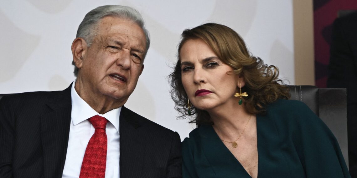 Beatriz Gutiérrez Müller ha estado en el centro de la controversia por una supuesta solicitud de la nacionalidad española a su nombre. (Photo by CARL DE SOUZA / AFP)