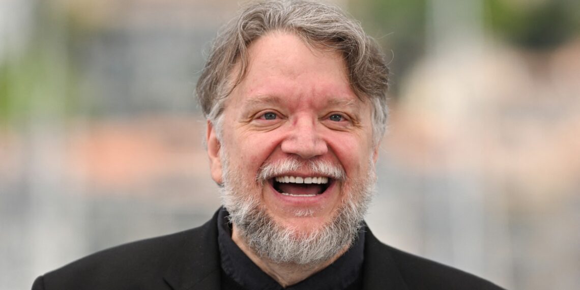 Guillermo Del Toro regresa al Festival Internacional de Cine de Cannes. (Photo by Miguel Medina / AFP)
