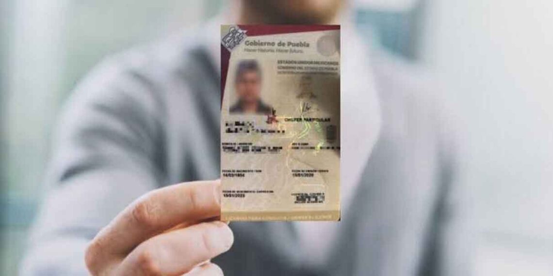 Alertan sobre fraude en Facebook por licencias falsas de conducir en Puebla