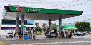 Pemex recorta distribución de gasolina y afecta a estaciones en Puebla y Tlaxcala